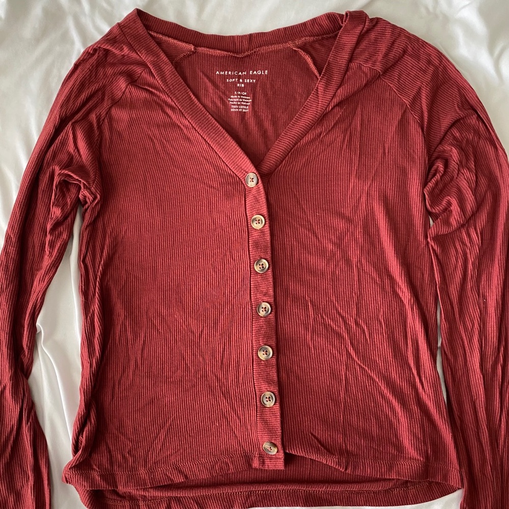 American Eagle maroon long sleeve